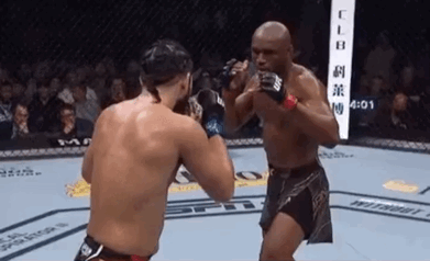 1425123764_KamaruUsman(vsJorgeMasvidal-UFC261-Apr24th).gif.9996289205629e5f917dd0c392b2b3d2.gif
