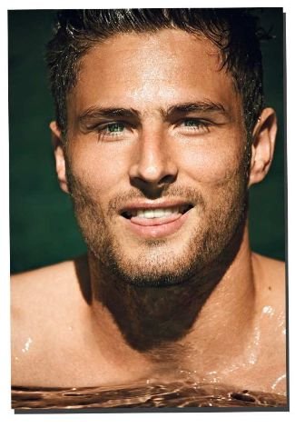 oliver-giroud-shirtless-facial-hair.jpg.7bb29b0be41fc49ec3b8f18bc9e5843e.jpg