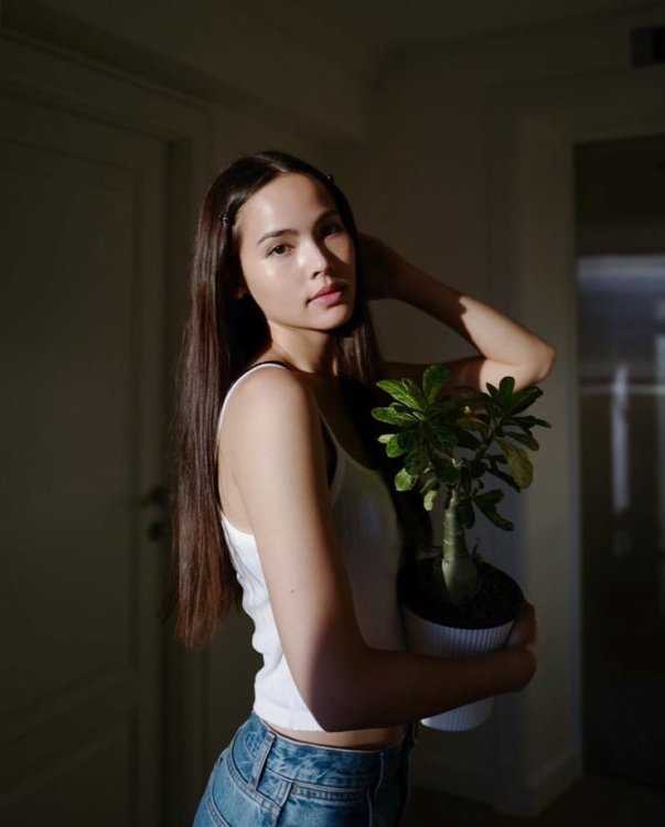 740full-urassaya-sperbund.thumb.jpg.4704e9f8ef284d57f860ef9f023db6b8.jpg