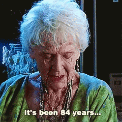 titanic-old-lady.gif.b7e924b295241f63079784d7b8434c17.gif