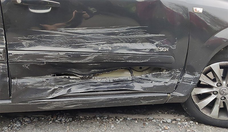 car3.jpg.926de4e56dfc885288d56591bd91a13e.jpg