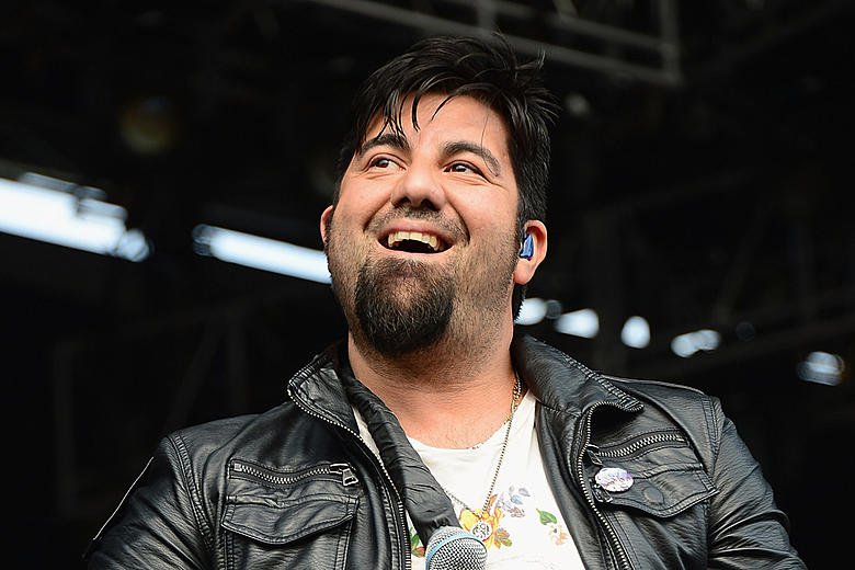 Deftones-Chino-Moreno.webp.8a56ef6e954f2789be0fd52ca1d8d87a.webp